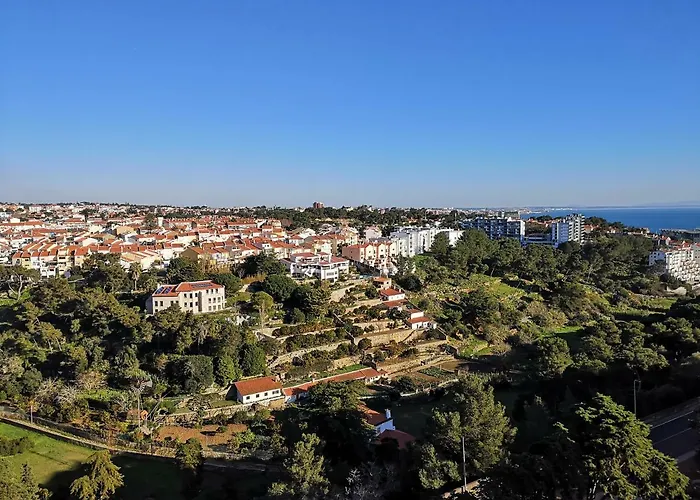 Superb View Over And The Ocean, With Wonderful Balcony Кашкайш